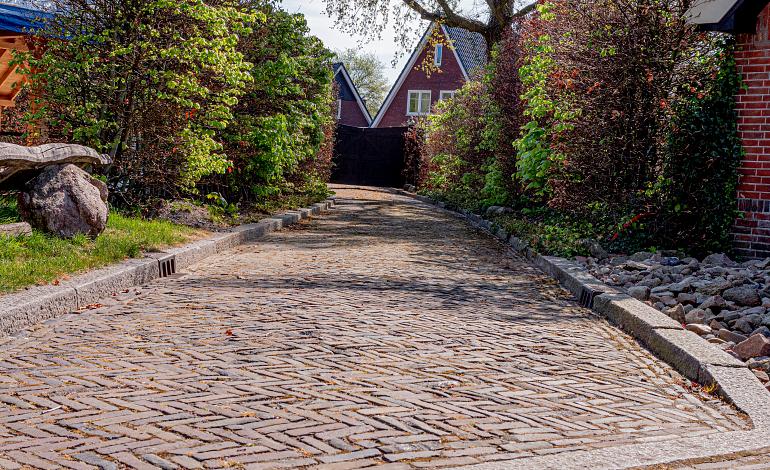 Oude gebakken waaltjes met een granietbanden